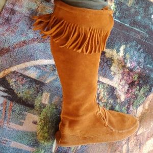 Minnetonka Front Lace High Boot women's size 10